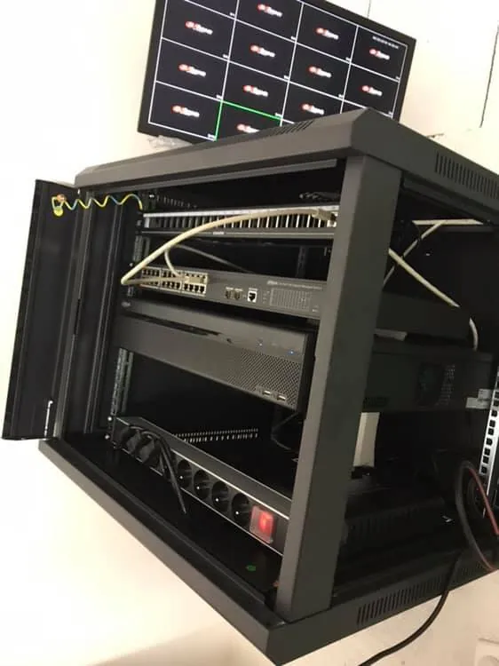 Armoire réseau informatique